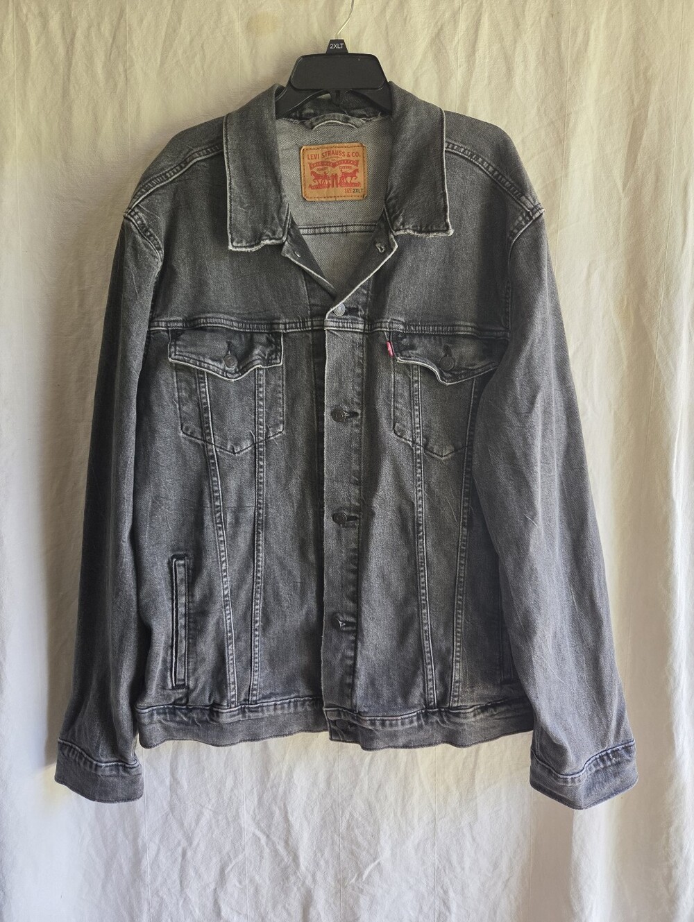 Levis Denim Trucker Jacket Men 2XLT Black Button Up Pockets Long Sleeve Collared